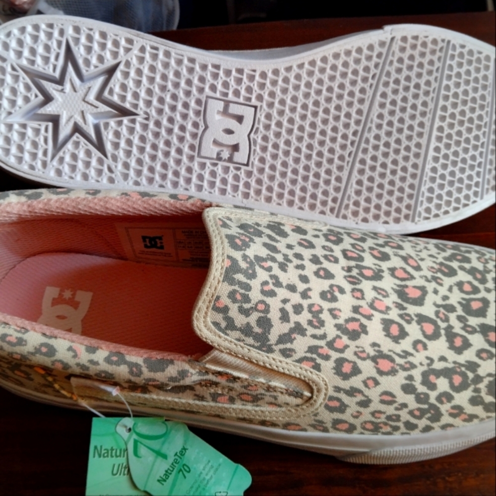 DC TRACE SLIP Women's size 11 pink and gray Cheetah print shoes